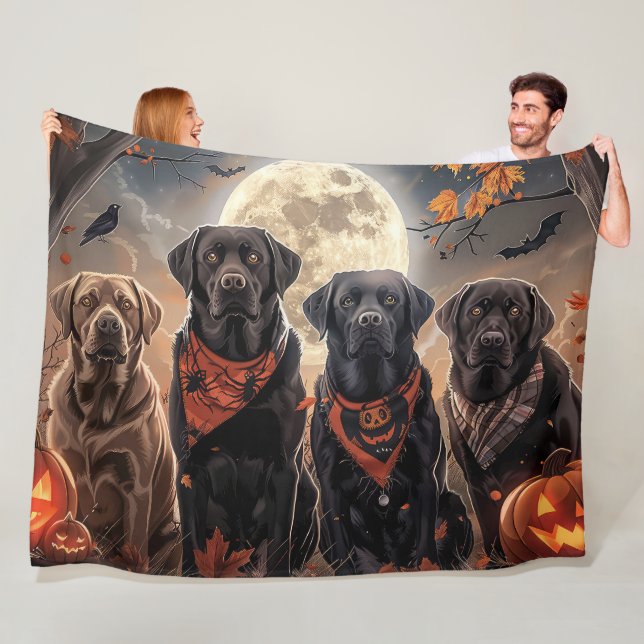 Manta Polar Labrador Halloween Espeluznante (In situ)