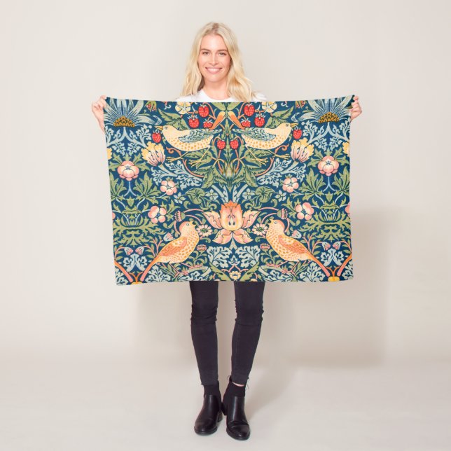 Manta Polar Ladrón de fresa Willam Morris, aves añejas (In situ)