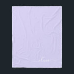 Manta Polar Lavender Purple Girly Script Monograma Nombre mode<br><div class="desc">Monograma de Lavender Purple Faux Añade Tu Propio Nombre Fleece Blanket. Esto hace que el dulce perfecto cumpleaños 16,  boda,  ducha de novia,  aniversario,  ducha de bebé o fiesta de soltera sea regalo para alguien que ama el lujo glam y los estilos de moda.</div>