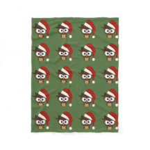 Lechuza enojada usando Santa Hat