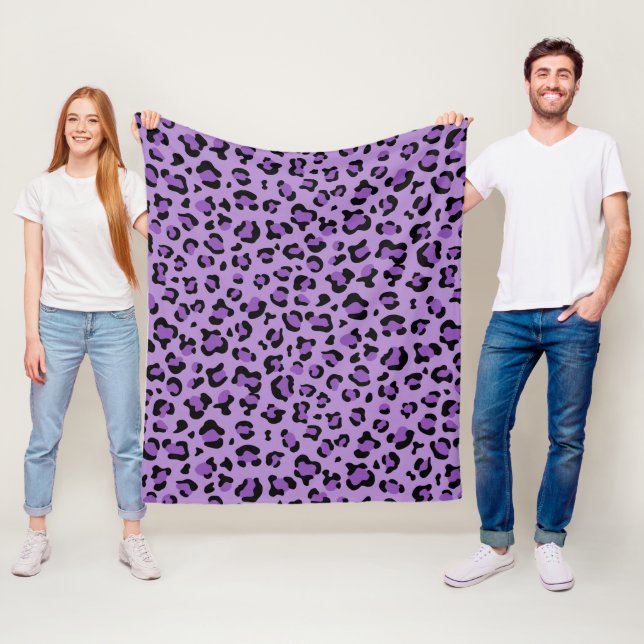 Manta Polar Leopard Print, Leopard Spots, Purple Leopard (In situ)