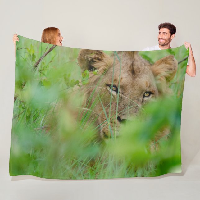 Manta Polar Lion Fleece Blanket (In situ)