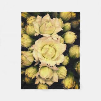 Manta Polar Lotusdröm- Elegant blomdesign