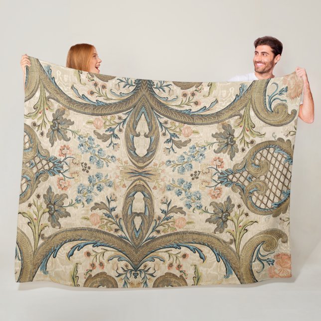Manta Polar Louis XV Floral Fleece Blanket (In situ)