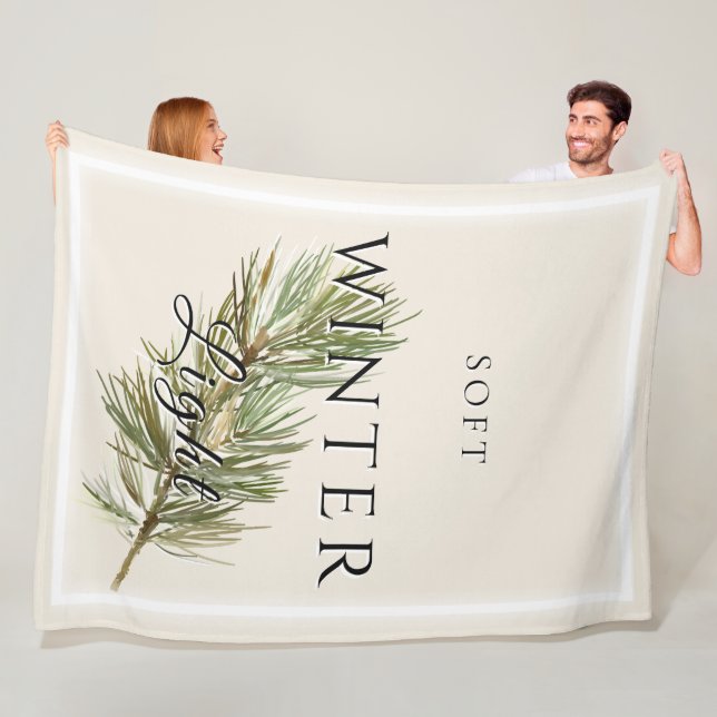 Manta Polar Luz suave de invierno con rama de pino (In situ)