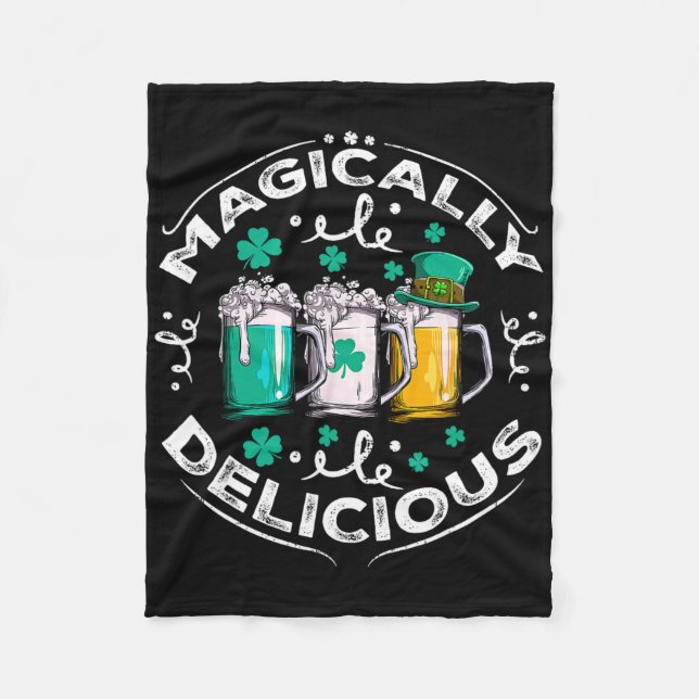 Manta Polar Mágicamente Delicioso Día de San Patricio Bebiendo (Anverso)