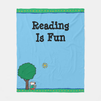 Manta Polar Maisy lee su libro de la biblioteca afuera