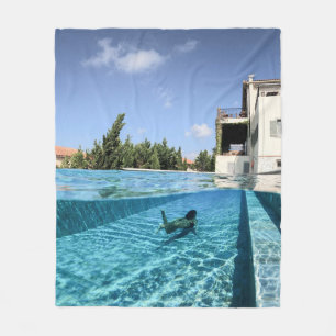 Manta Polar Man in swimming pool in the morning