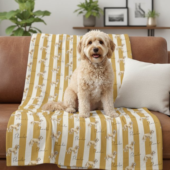 Manta Polar Marca amarilla personalizado Golden Doodle Mascota (Get cozy with this "Custom Yellow Stripe Golden Doodle Pet Name Fleece Blanket"!)
