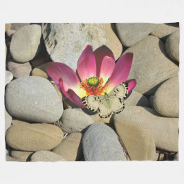 Manta Polar Mariposa en Lotus Flower