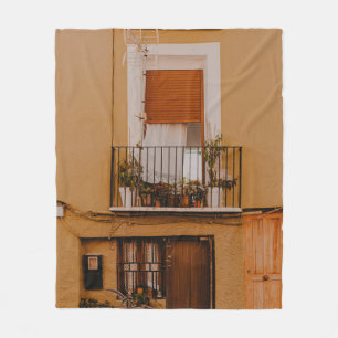 MANTA POLAR MARRÓN DE VENTANA DE MADERA MARRÓN CON PLANTAS VER