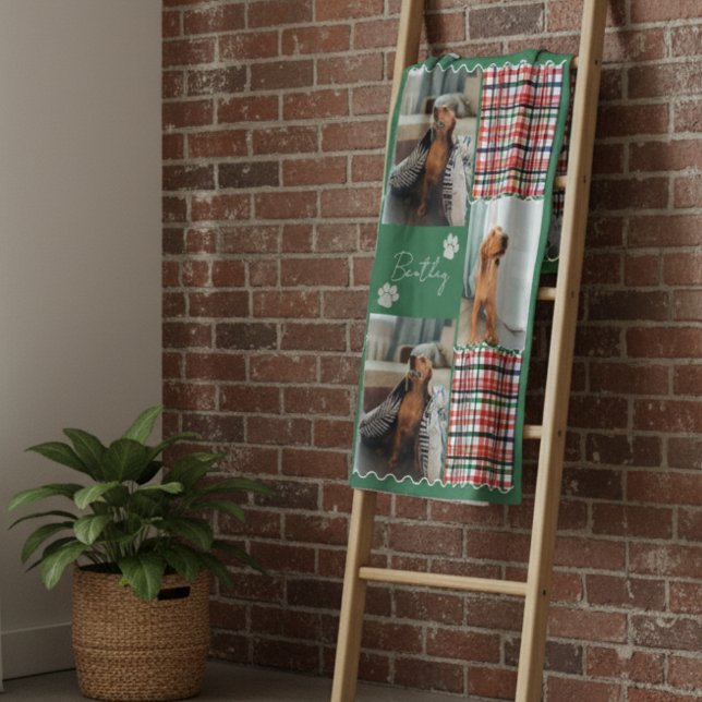 Manta Polar Mascota de risitas de rayas de plástico Cuatro rej (Cozy up with this Plaid Stripe Squiggle Pet Four Photo Grid Fleece Blanket!)