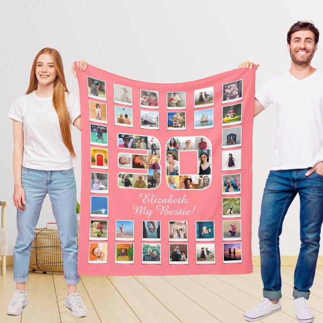 Manta Polar Mejor Amigo 30 Aniversario (30th birthday best friend photo blanket held up by 2 people)