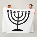 Manta Polar Menorah judía (símbolo del judaísmo)<br><div class="desc">Este diseño presenta un ilustracion de una menorah, utilizada por los judíos para celebrar la festividad de ocho días de Hanukkah. La menorah es un candelabro de nueve ramas que se ilumina durante Hanukkah. Ocho de las nueve ramas tienen luces (velas o lámparas de aceite) que simbolizan las ocho noches...</div>
