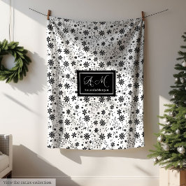 Manta Polar Minimalist Floral Blanket Monogram Grey Hues Style