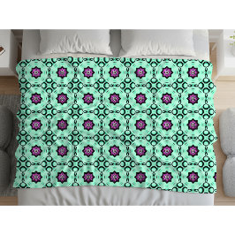 Manta Polar Mint green and purple geometric mandala pattern