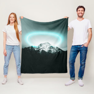 Manta Polar Misteriosa luz de neón azul de montaña nevada
