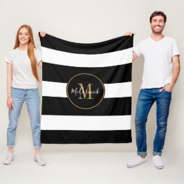 Manta Polar Modern Black White Stripes Gold Monogramado Name