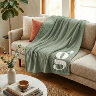 Manta Polar Modern Monogram Negrita Inicial Verde Salvia Minim