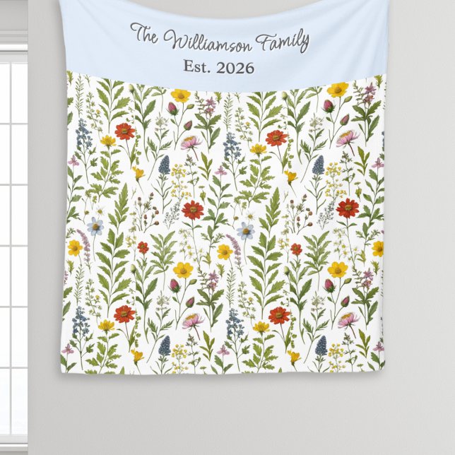 Manta Polar Modern Watercolor Wildflower Pattern Personalized (A pretty fleece blanket patterned with colorful wildflowers, with personalized name and year)