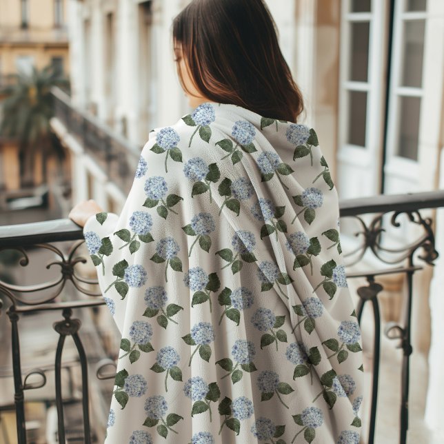 Manta Polar Monograma de Flor de Hortensia  (Hydrangea Fleece Blanket)