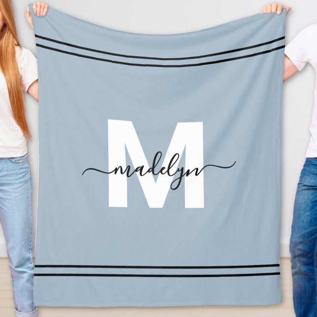 Manta Polar Monograma de nombre personalizado azul turbio (Dusty Blue Personalized Name Monogram Fleece Blanket)