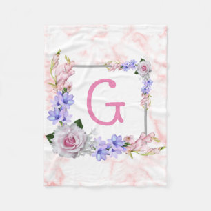 Manta Polar Monograma rosa de Rose Bouquet