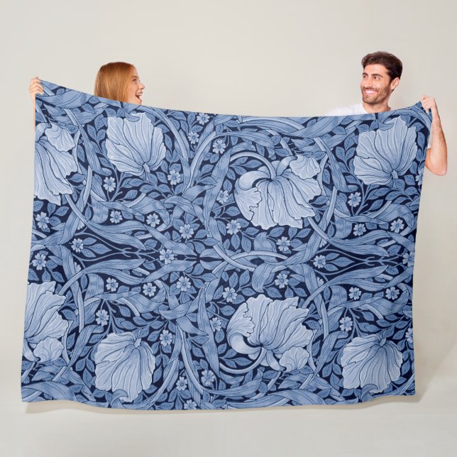 Manta Polar Monotona azul impernel. William Morris (In situ)