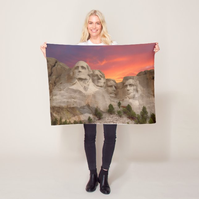 Manta Polar Mount Rushmore Fleece Blanket (In situ)