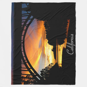 Manta Polar Naranja California Coastal Sunset Under Bridge