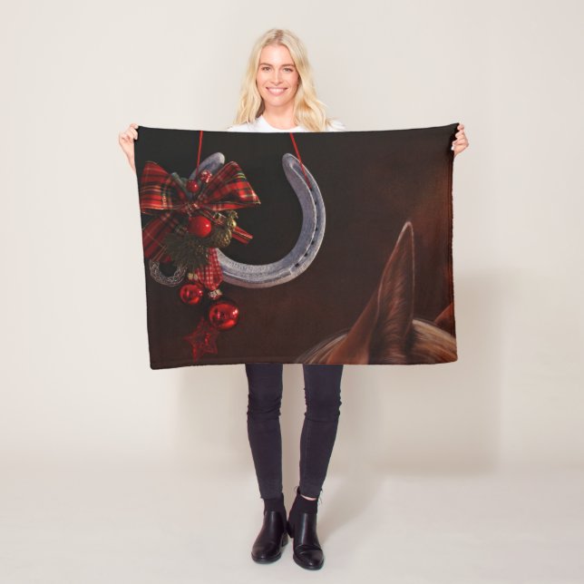 Manta Polar Navidades ecuestres colgando foto de herradura (In situ)