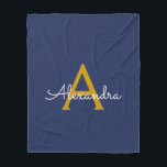 Manta Polar Navy Blue Gold Girly Script Monograma moderno<br><div class="desc">Monograma de guion dorado y azul de la marina añade tu propio nombre Fleece Blanket. Esto hace que el dulce perfecto cumpleaños 16,  boda,  ducha de novia,  aniversario,  ducha de bebé o fiesta de soltera sea regalo para alguien que ama el lujo glam y los estilos de moda.</div>