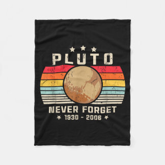 Manta Polar Never Forget Shirt. Retro Style Funny Space, Scien