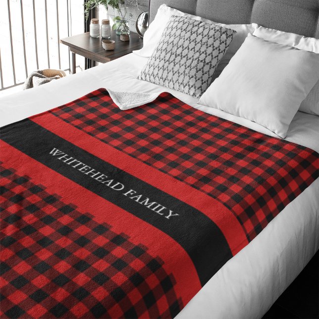 Manta Polar Nombre clásico rojo negro de relleno de búfalo (Add some personalized style and cozy comfort to your space with this classic buffalo plaid)
