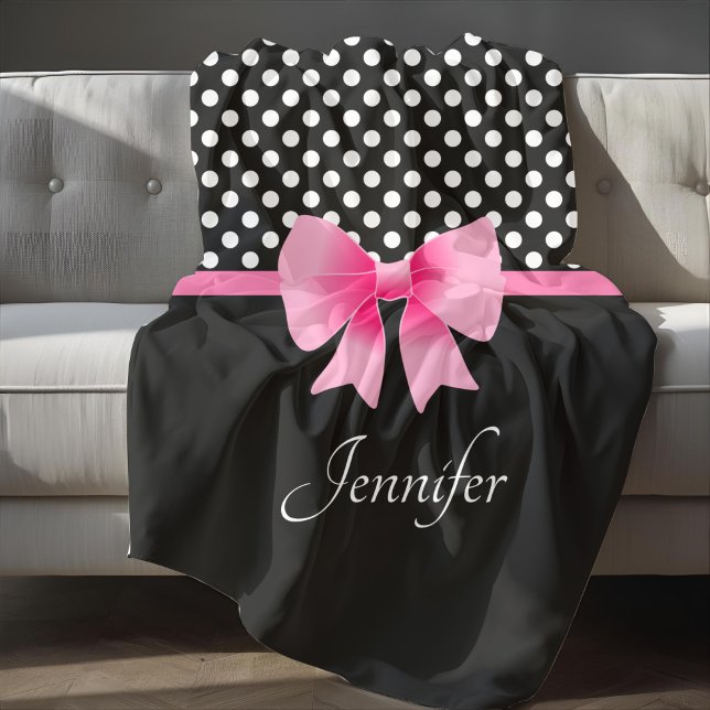 Manta Polar Nombre de puntos de polka blanco y negro de cinta  (Pink Ribbon Black & White Polka Dots Name Fleece Blanket)