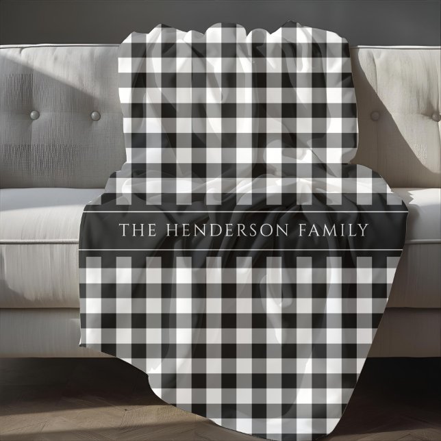 Manta Polar Nombre Moderno De La Familia De Plata En Blanco Y  (Modern Black And White Plaid Family Name Fleece Blanket)