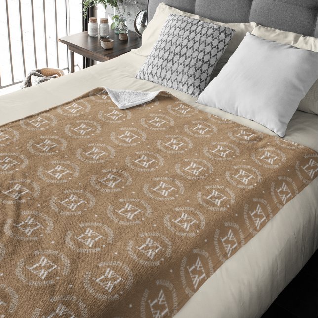 Manta Polar Nombre Monograma estampado en todo el marrón claro (Subido por el creador)