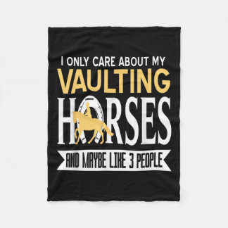 Manta Polar Obsessed With Vaulting Horses More Than People