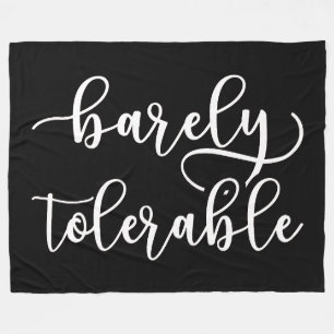 Manta Polar Orgullo Y Prejuicio - Apenas Tolerable