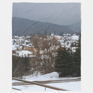 Manta Polar Panorama de Aldea Invernal - Paisaje Rural Rumania