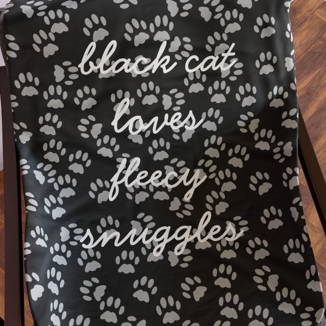 Manta Polar Papel negro y gris Imprimir nombre de gato Funda (Black cat loves fleecy snuggles any time of year. Add your text to this soft and warm fleece blanket)