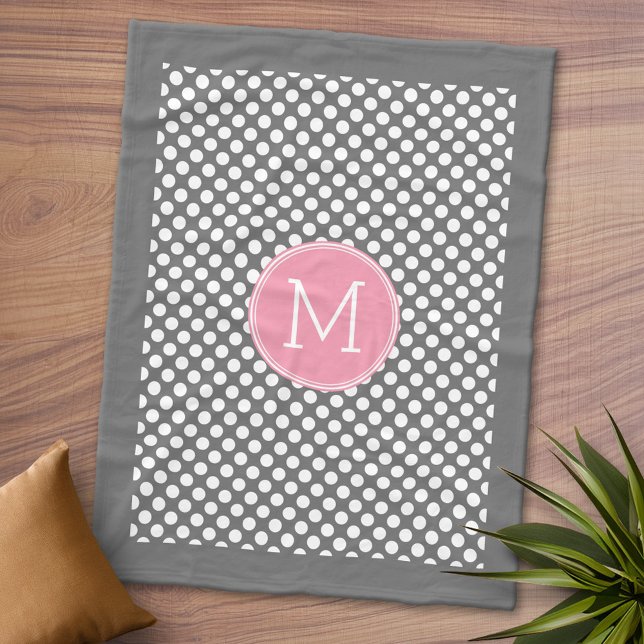 Manta Polar Paquetes de polka rosa y gris pastel con monograma (Personalized Fleece Blanket - Add Monogram)