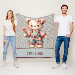 Manta Polar Pastel Teddy Bear portando pantalones de vestir de