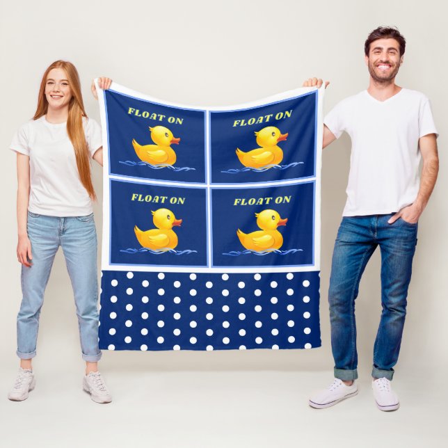 Manta Polar Pato de goma | Flota En Una Masa De Fleece Media (In situ)