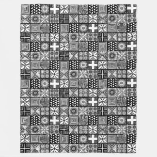 Manta Polar Patrón Adire - Blanco y Negro
