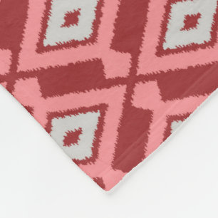 Manta Polar Patrón de Ikat - Borgoña, gris y coral