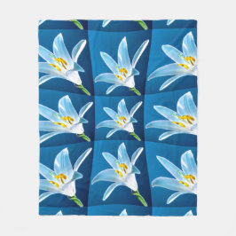 Manta Polar Patrón de Lily Blanca con Encanto