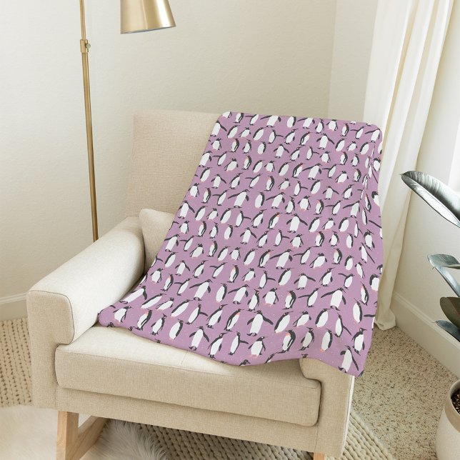 Manta Polar Patrón de pingüinos de invierno sobre morado de ni (Subido por el creador)