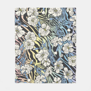 Manta Polar Patrón floral vintage sin foco. Campo de flores en