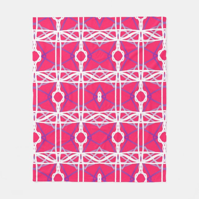Manta Polar Patrón Geométrico En Rosa, Blanco Y Púrpura. (Anverso)